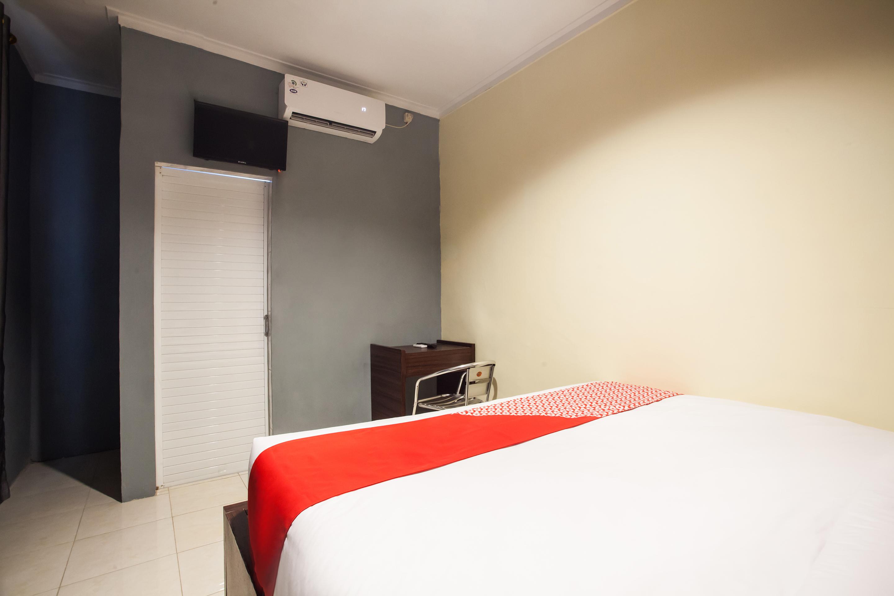 Oyo 990 Stadion Residence Syariah Medan Kültér fotó